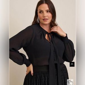 Torrid sz 4 Black Chiffon Bow Front Button-Up Blouse
